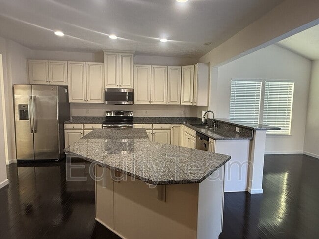 Building Photo - 5686 E Senour Dr