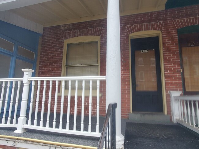 Building Photo - 323 N Franklin St