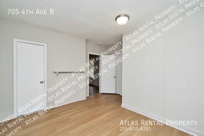 Building Photo - 705 4th Ave N