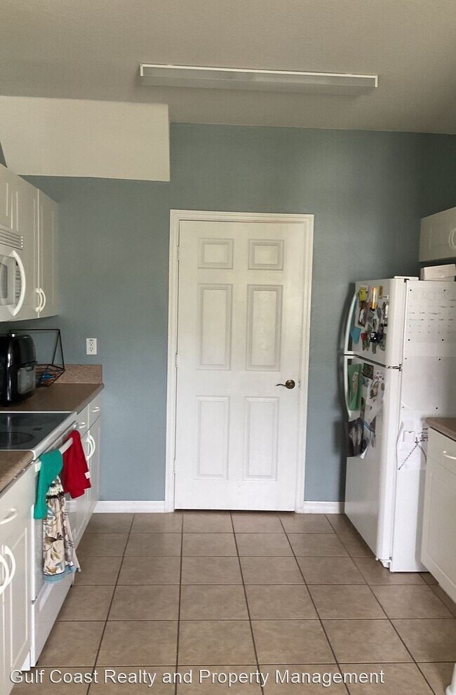 Building Photo - 3 br, 2.5 bath House - 15513 Summit Place ...