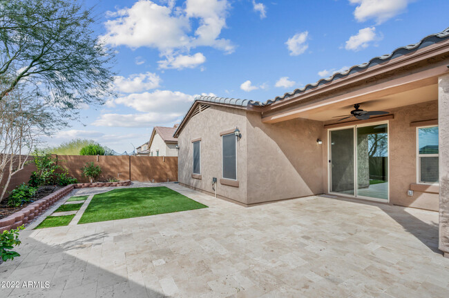 Building Photo - 1817 W Spur Dr