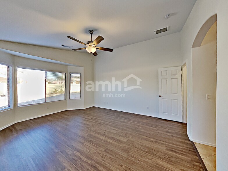 Building Photo - 1920 S 85th Ln