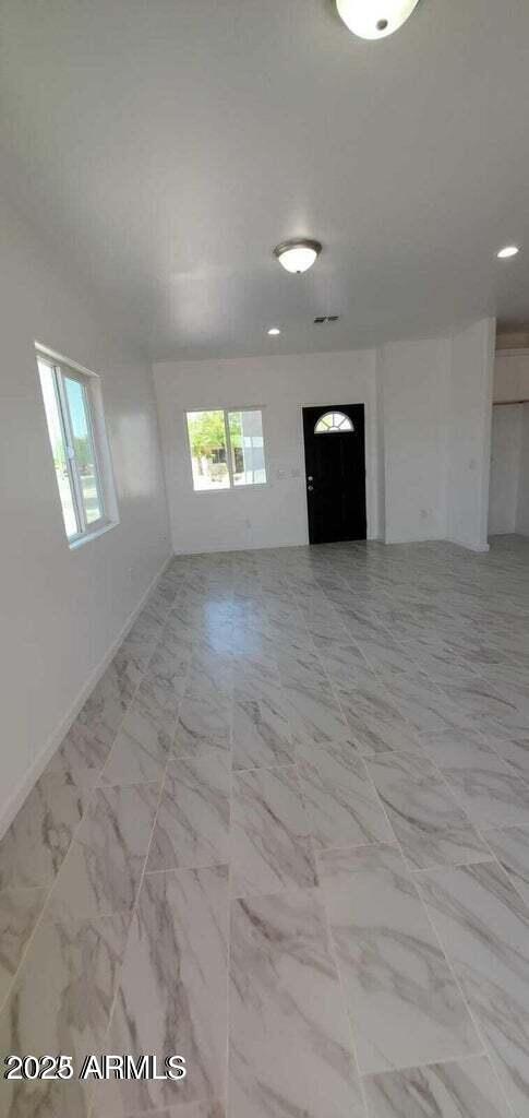 Building Photo - 545 W Ocotillo St