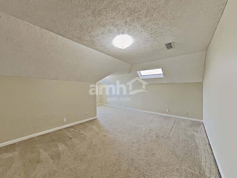 Building Photo - 413 Saint Francis Ave