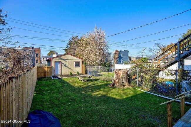 Building Photo - 449 2nd St