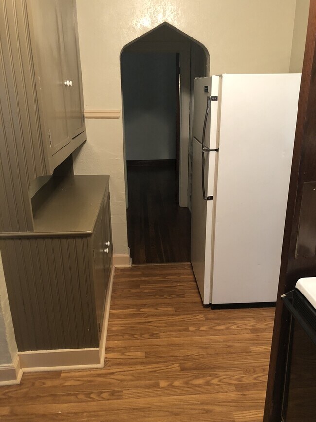 Building Photo - Duplex located in College Hill