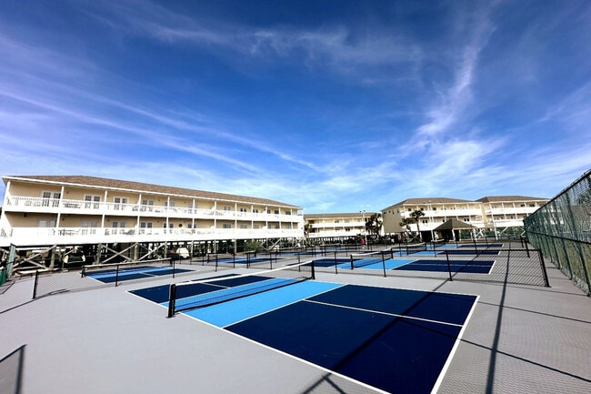 Building Photo - 775 Gulf Shore Dr