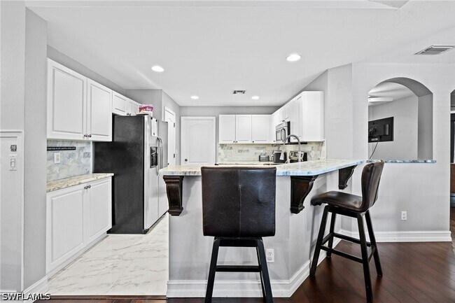 Building Photo - 421 Broadmoor St