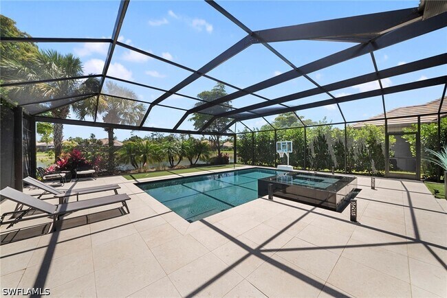 Building Photo - 7052 Live Oak Dr