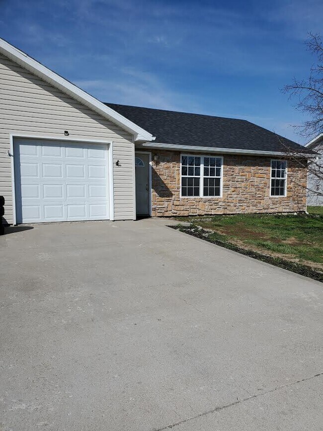 599 SE 105th Rd 599 SE 105th Rd Warrensburg MO 64093 Apartment Finder