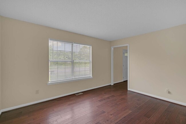 Building Photo - 18 Lundy Ln