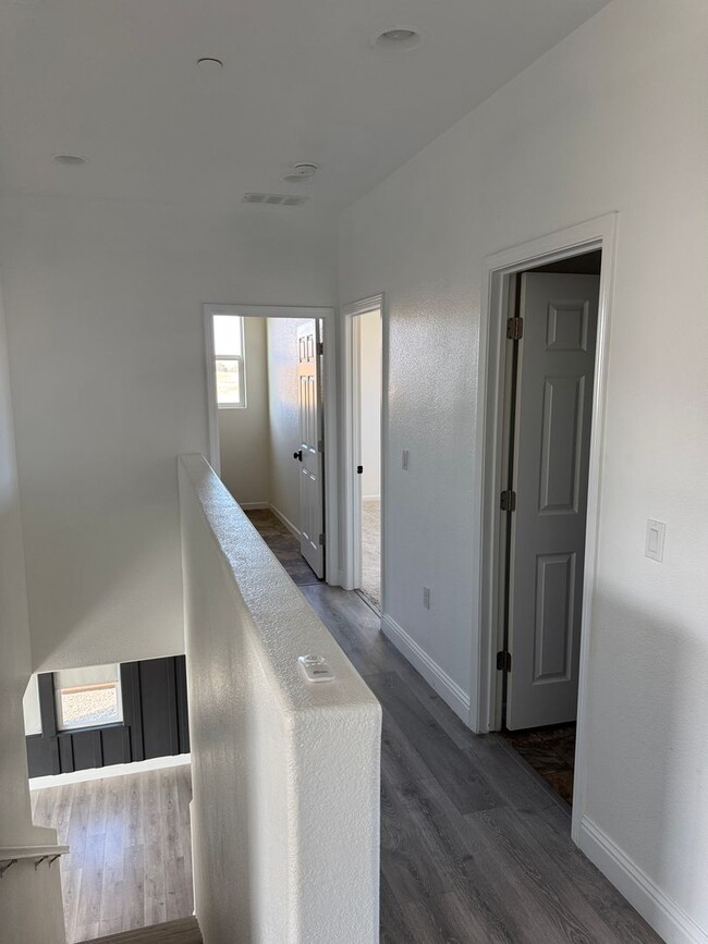 Building Photo - NOW AVAILABLE!! BEAUTIFUL HOME IN GATED CO...