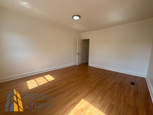 Building Photo - 1303 N Milton Ave