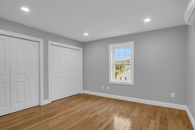 Building Photo - 74 Smith St