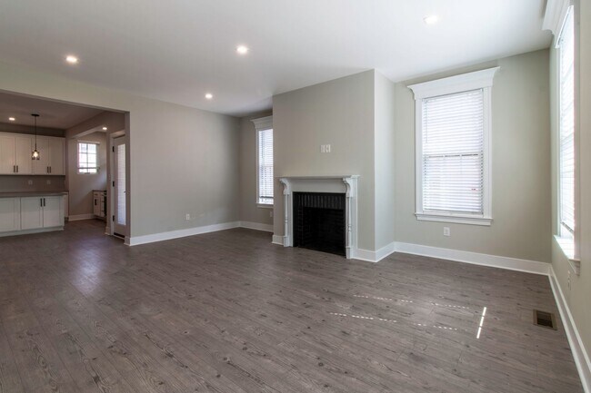 Building Photo - Downtown Milford Year Round Rental - Unfur...