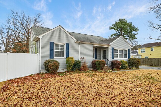 Building Photo - Spacious 5-Bedroom Home in Virginia Beach