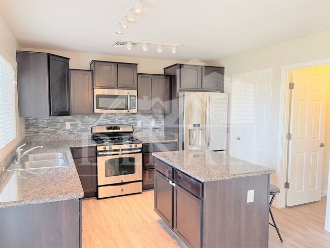 Building Photo - 7826 S Peppertree Dr