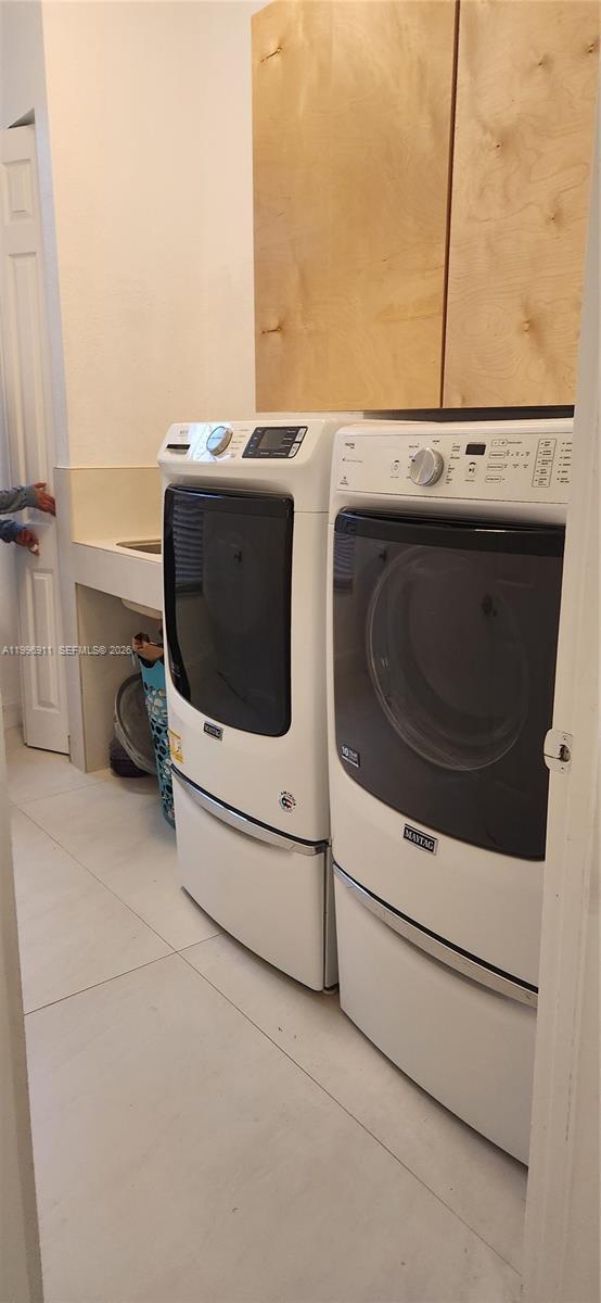 Building Photo - 3870 E Hibiscus St