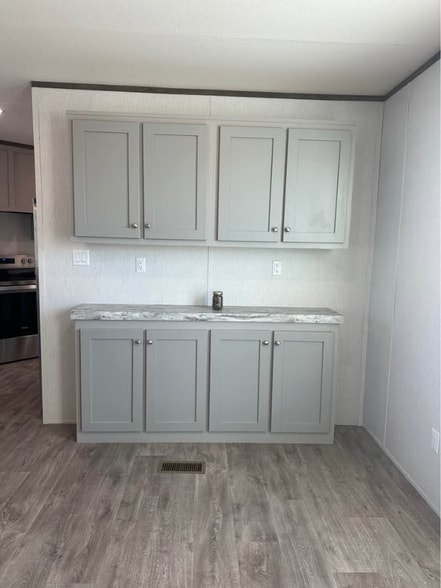 Building Photo - 10301 SE 29th St