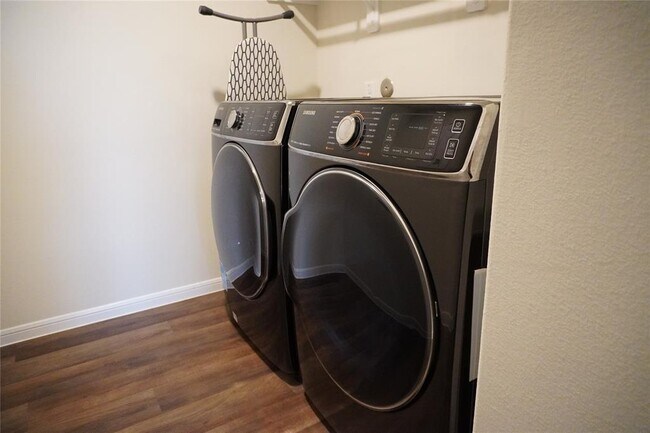 Building Photo - 14503 Overland Pass