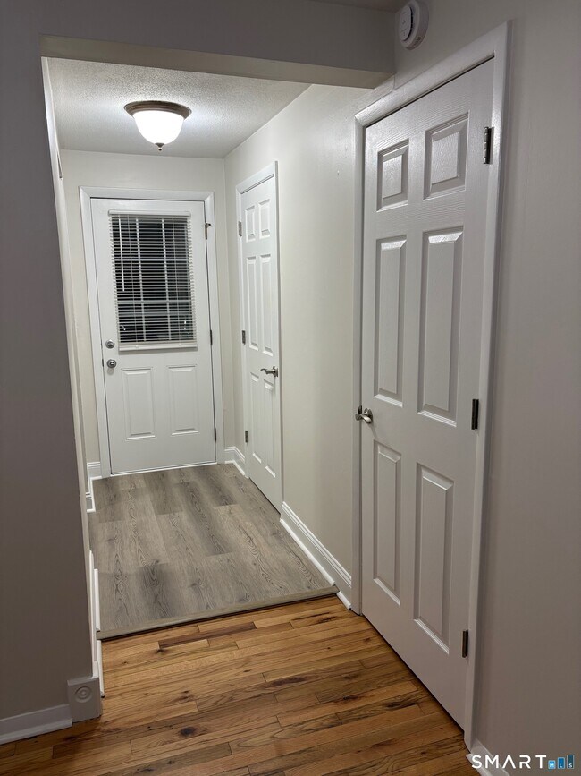 Building Photo - 43 Hiltbrand Rd