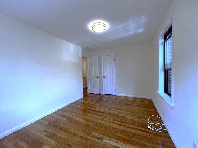 Building Photo - 67-135-135 Dartmouth St