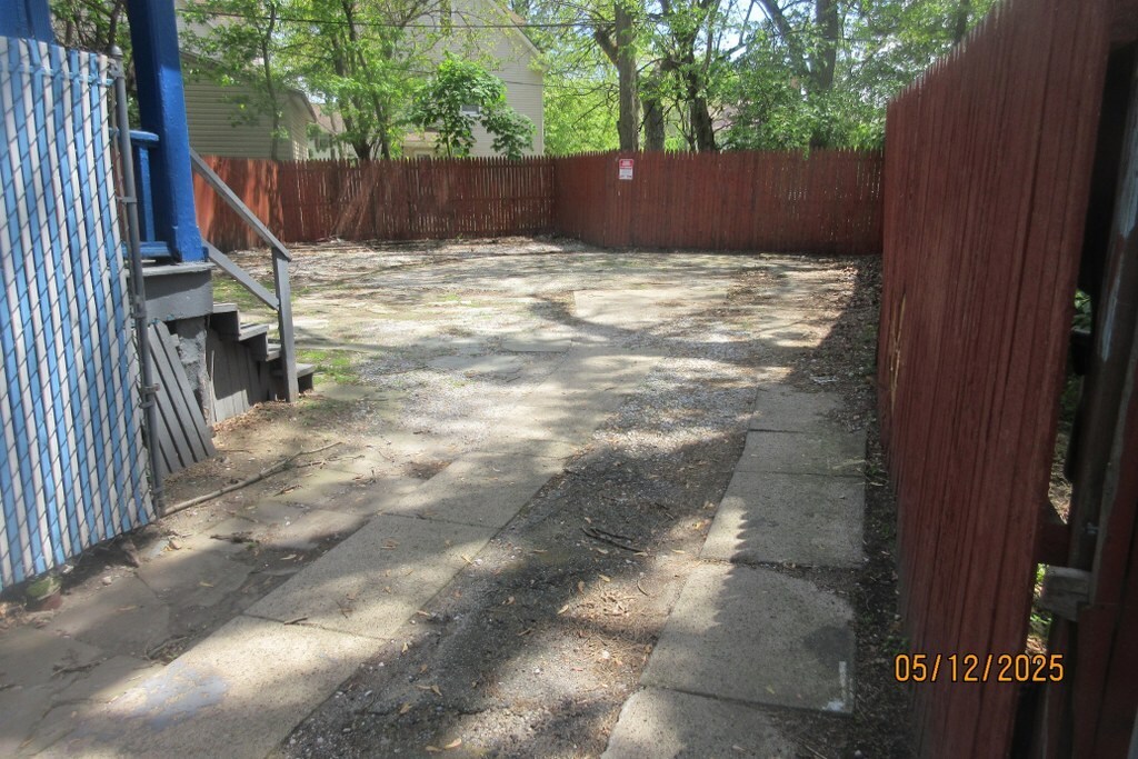 Building Photo - 1607 Holyrood Rd