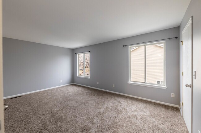 Building Photo - 438 Rachel Cir