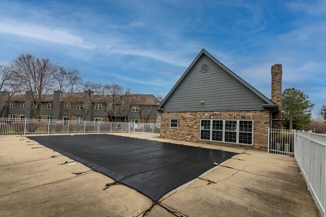 Building Photo - 43 Foxcroft Rd