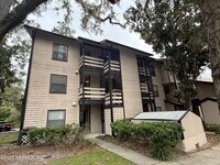 Building Photo - 1604 Arcadia Dr