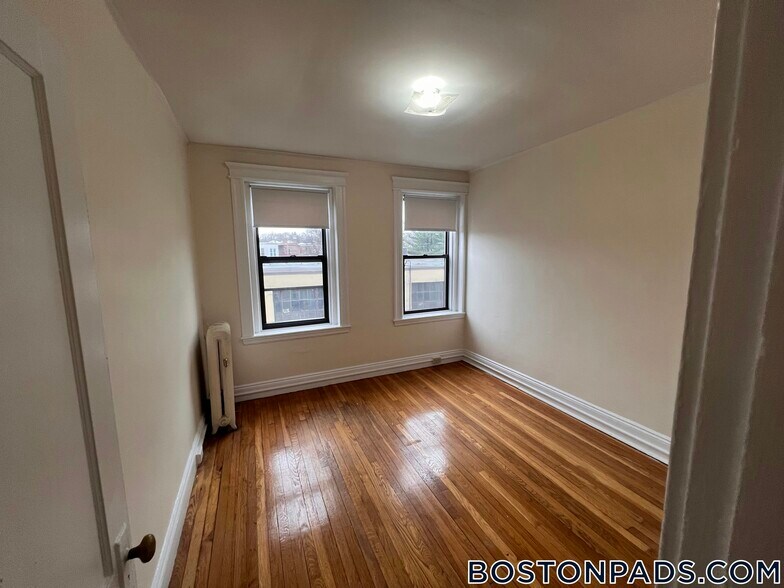 Building Photo - 1144 Commonwealth Ave