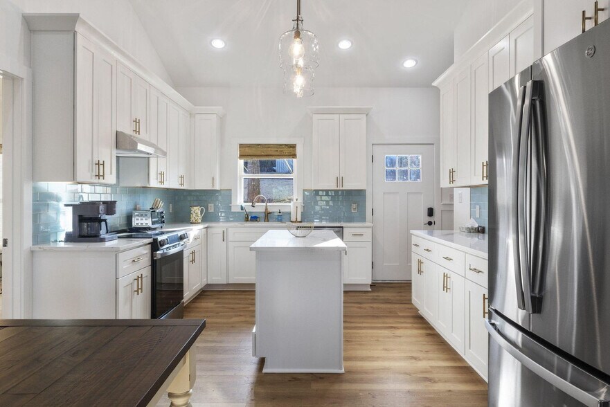 Building Photo - 93 Snyder Dr