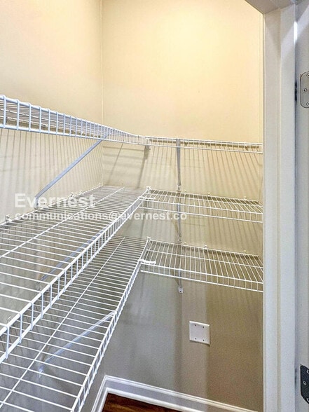 Building Photo - 130 Mandy Ln