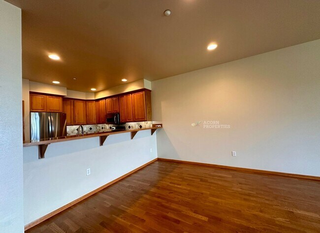 Building Photo - 1850 SW Scenic Heights St