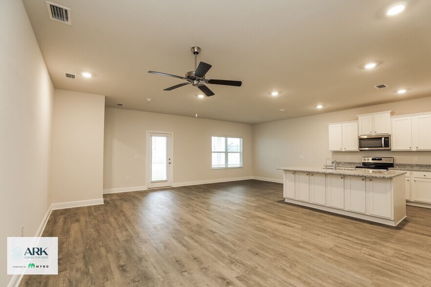 Building Photo - 428 Eagle Lake Wy
