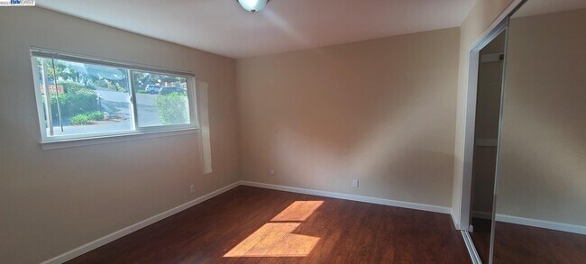 Building Photo - 2342 D St