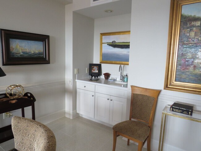 Building Photo - Harborside Club at 701