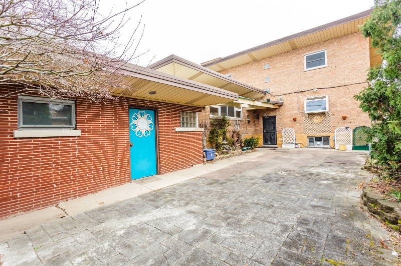 Building Photo - 10454 S Claremont Ave