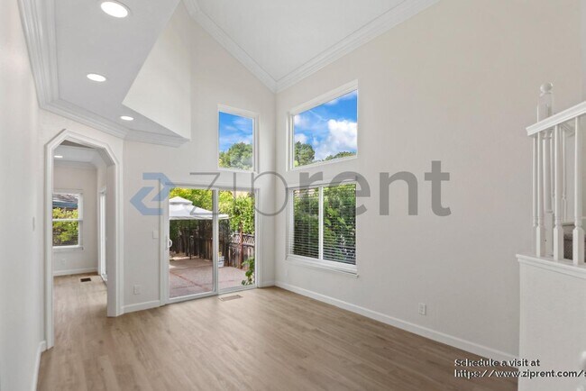 Building Photo - 2475 Canyon Lakes Dr