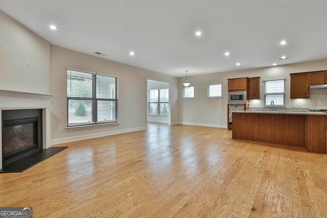 Building Photo - 330 Elkins Pl