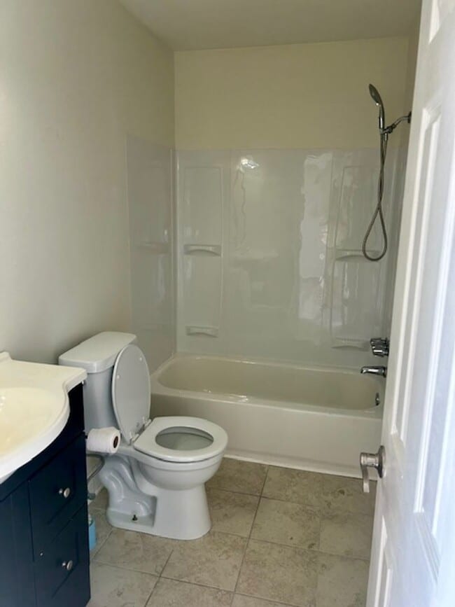 Building Photo - House 3 Bedroom,2 Bath On Lake Ramsey Rd