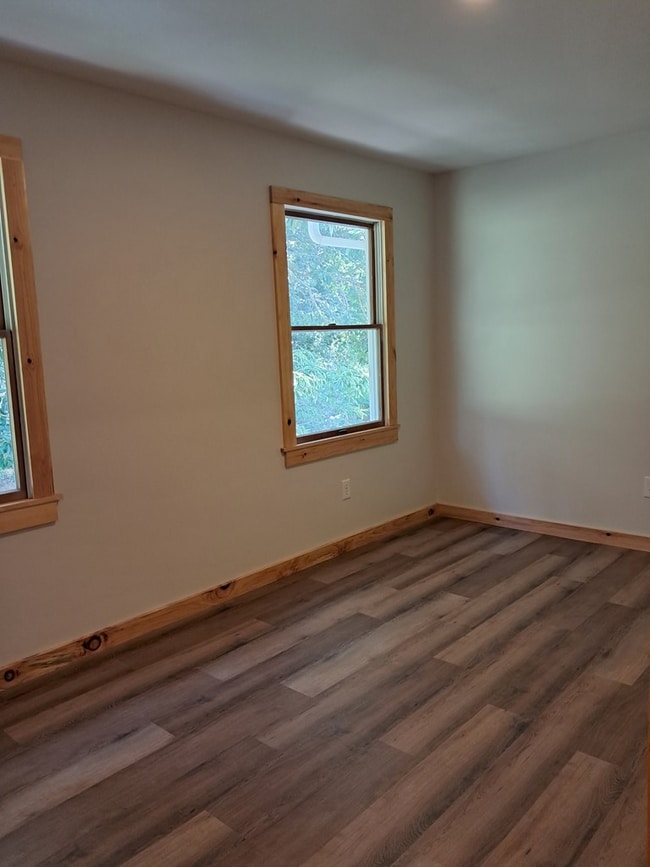 Building Photo - 315 #6 Sulphur Springs Rd