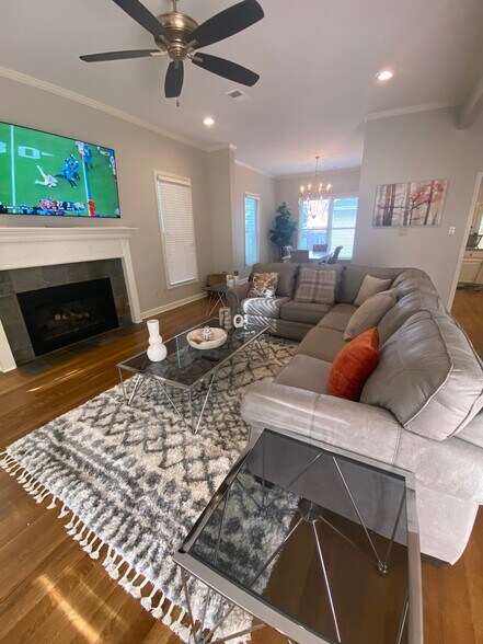 Building Photo - 1018 Harbor Bend Cir