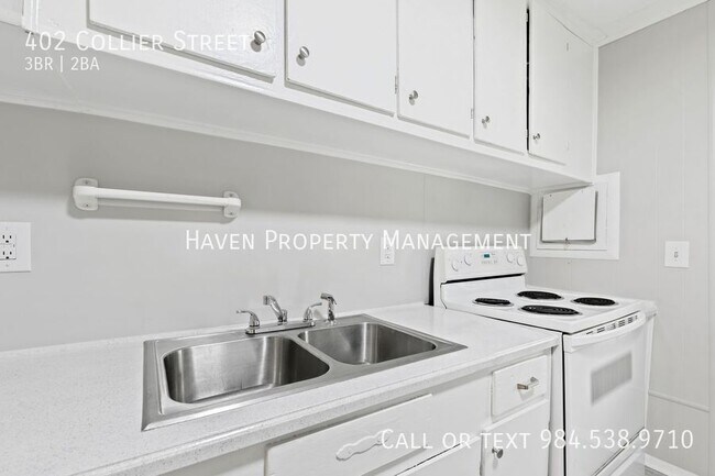 Building Photo - 402 Collier St