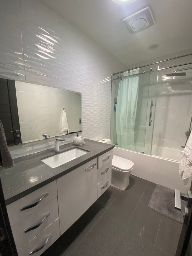 Building Photo - 9419 Via Patricia