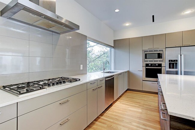 Building Photo - 1816 Arbor St