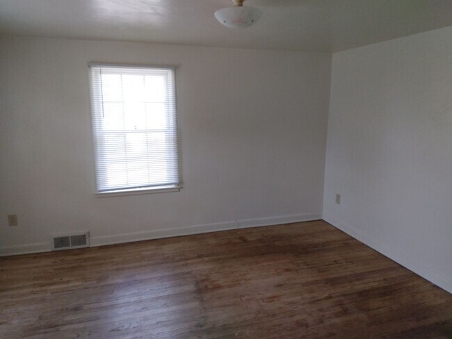 Building Photo - 1228/1230 Harding