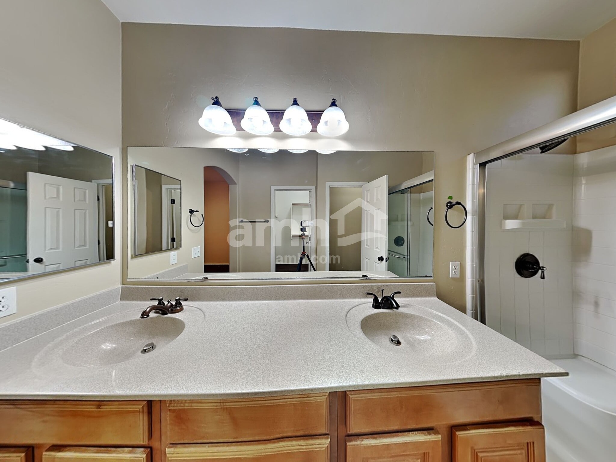 Building Photo - 7592 W Ranchers Dr