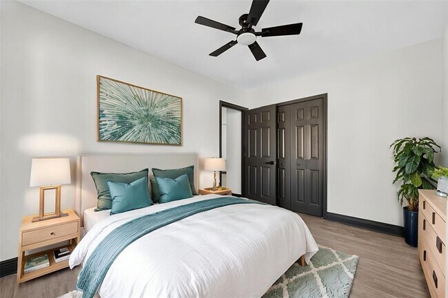 Building Photo - 2401 42nd St S