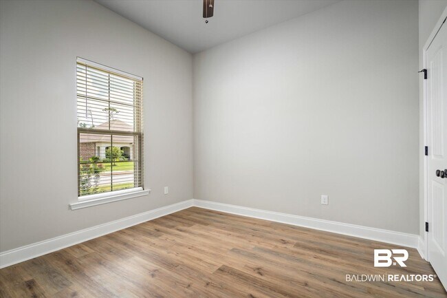 Building Photo - 950 Gibson Ct